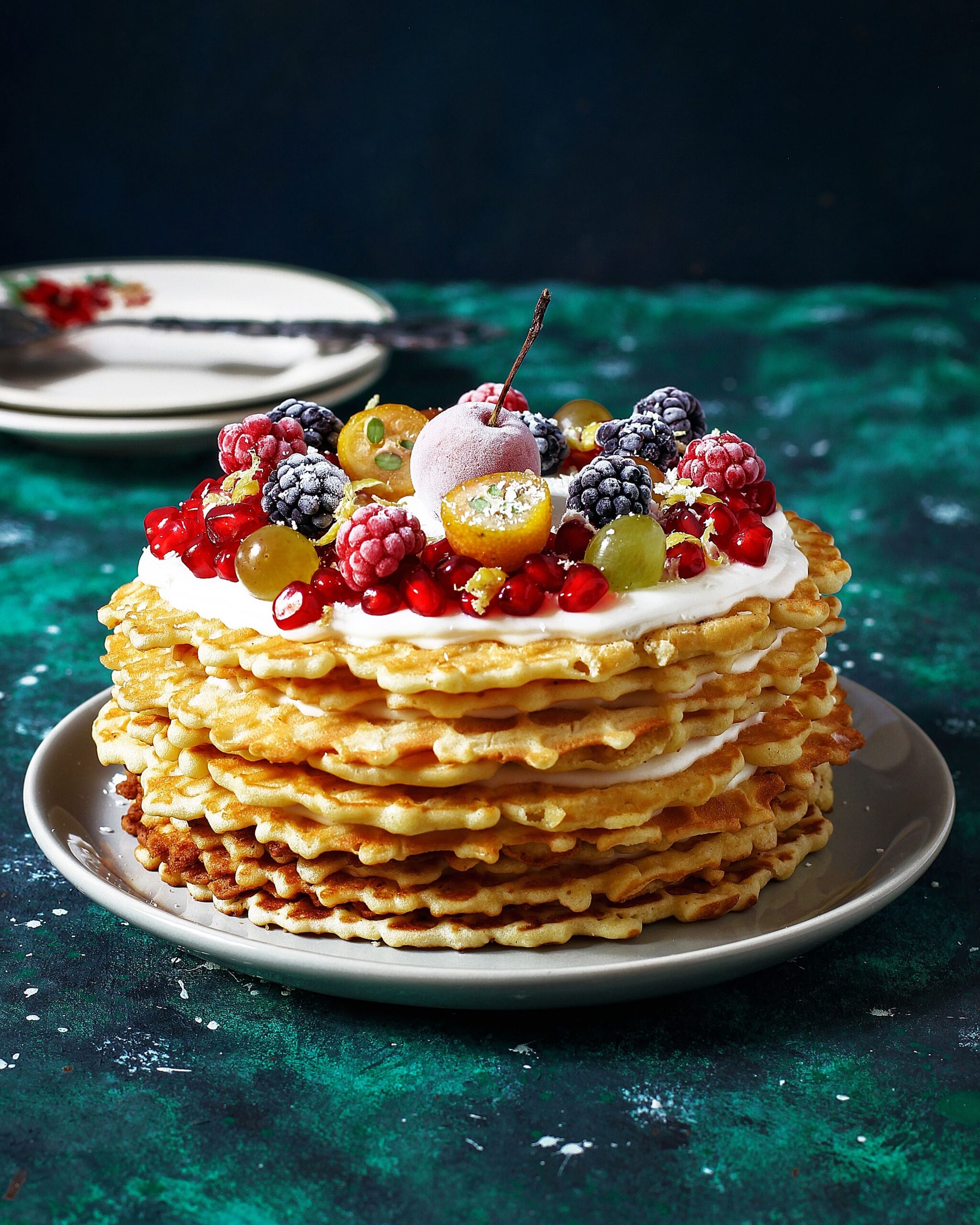 Un Gâteau de Gaufres à la Crème Sure et aux Baies